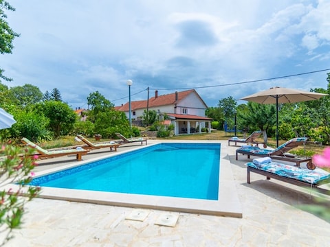 Villa Mia mit Pool