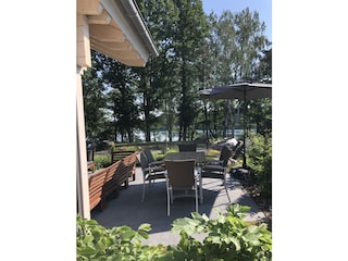 Eßplatz auf der Terrasse