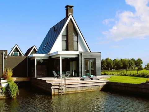 Vakantiehuis in Stavoren met eigen aanlegsteiger
