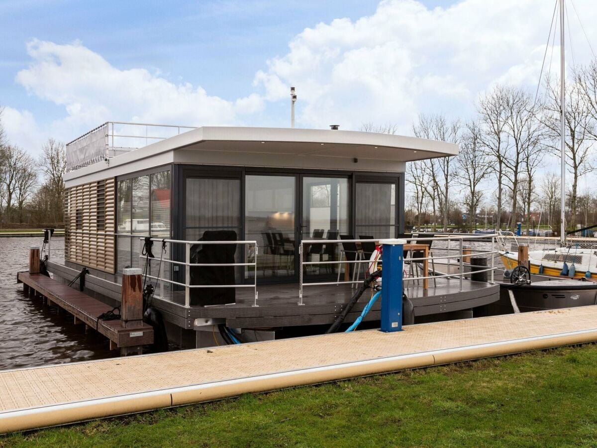 House boat Sneek Outdoor Recording 1