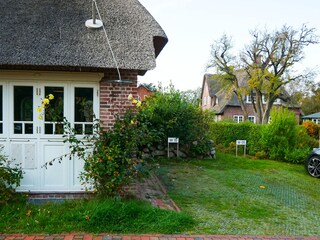 der Parkplatz der Unterkunft