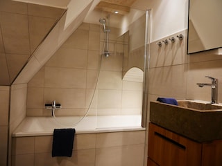 Badewanne mit Beleuchtung