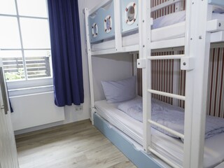 EG Hochbett mit ausziehbarem Bettkasten