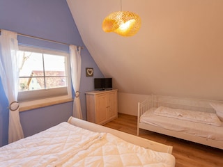 Schlafzimmer 2