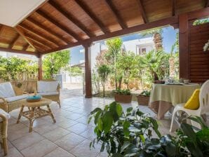 Holiday house Villa Anna at the beach - Torre Santa Sabina - image1