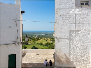 Ostuni 'Weiße Stadt' in 10 km Entfernung