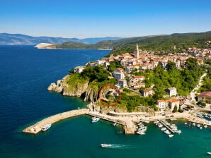 Villa BELLA MARE en bord de mer avec une magnifique vue sur la mer à 50m de la plage - Vrbnik - image1