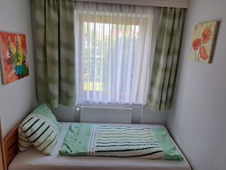 Schlafzimmer mit 2 Einzelbetten
