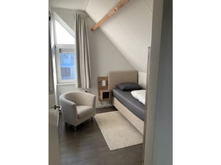 3. Schlafzimmer - Boxspringbett 90x 210cm