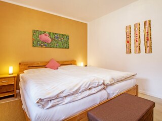 Schlafzimmer 1 mit Doppelbett