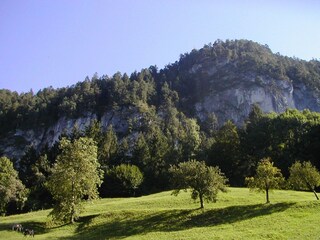 Felsen links obern Haus