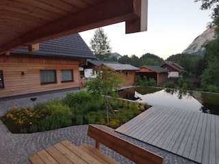 Chalet Tauplitz mit Badesteg beim Schwimmteich