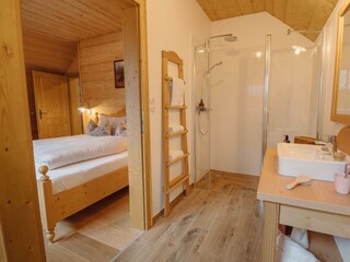 Haus Salzkammer plus Badezimmer 2 mit Dusche 1