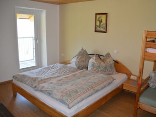 Schlafzimmer mit optionalem Stockbett