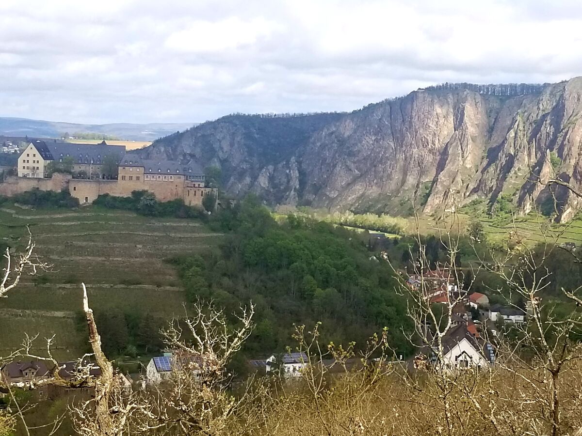 Wandern mit Blick zur Ebernburg und Rotenfels