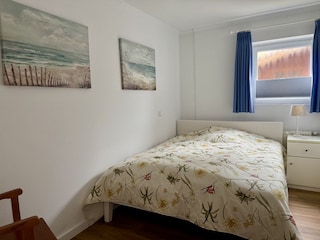 Schlafzimmer Gäste/Kinder 160x200 Bett