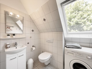 Gäste-WC mit Waschmaschine