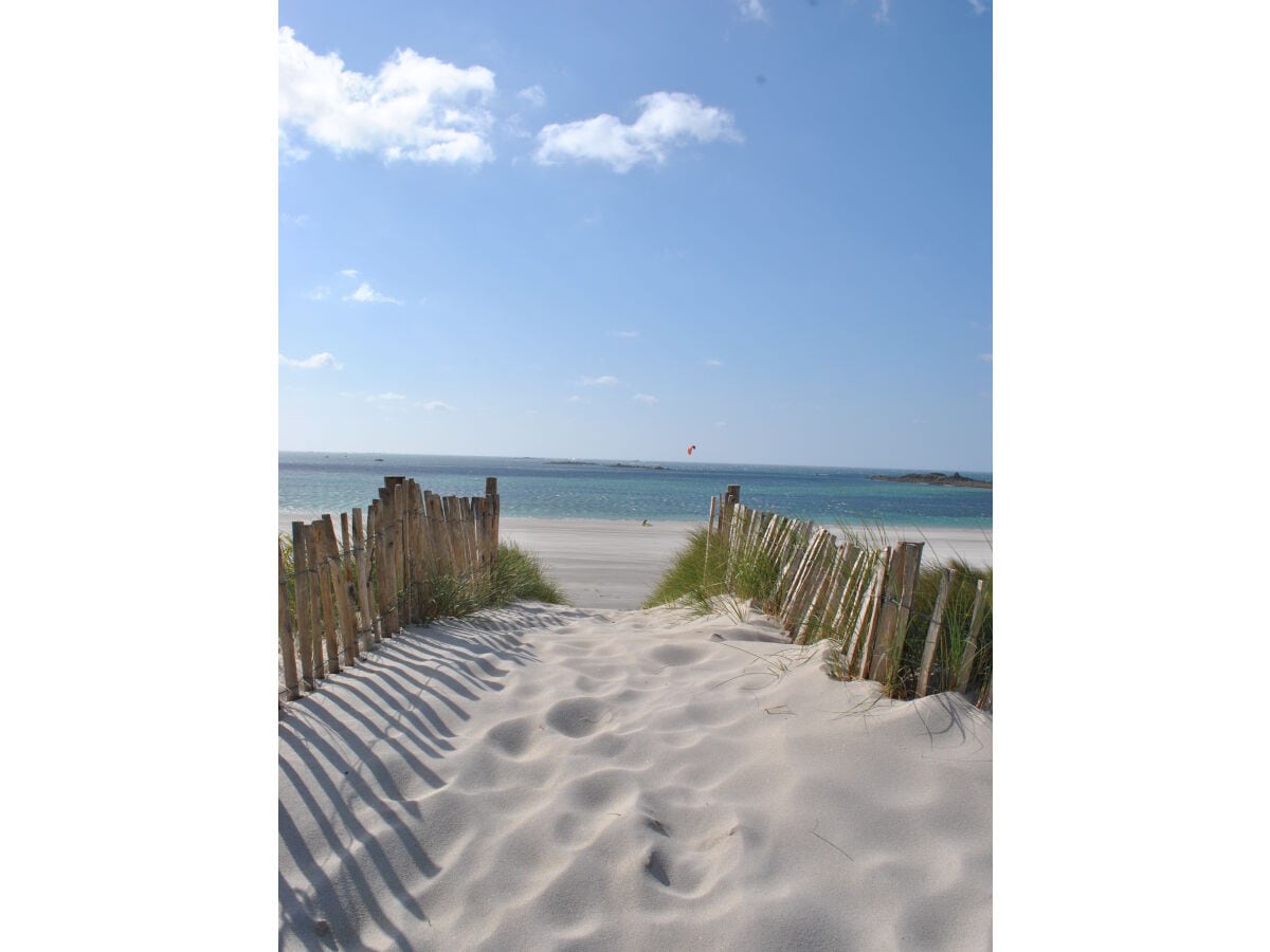 Zugang zu "Ihrem" Strand gleich am Haus (ca. 150m)