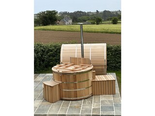 Nordique Bath und Fasssauna