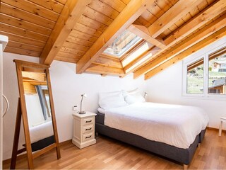 ab356528-8c03-420b-85bd-7927077e3b21