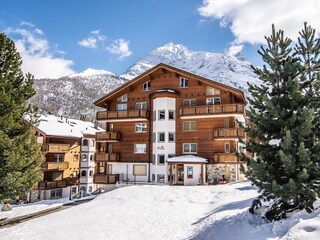 4c8012ee-33c8-4c74-bb60-3795037c7e61