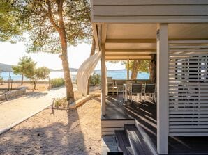 Mobilheim Beachfront Sunset Villa - Zaboric - image1