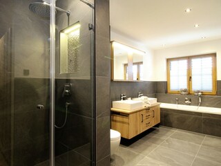 ensuite Badezimmer