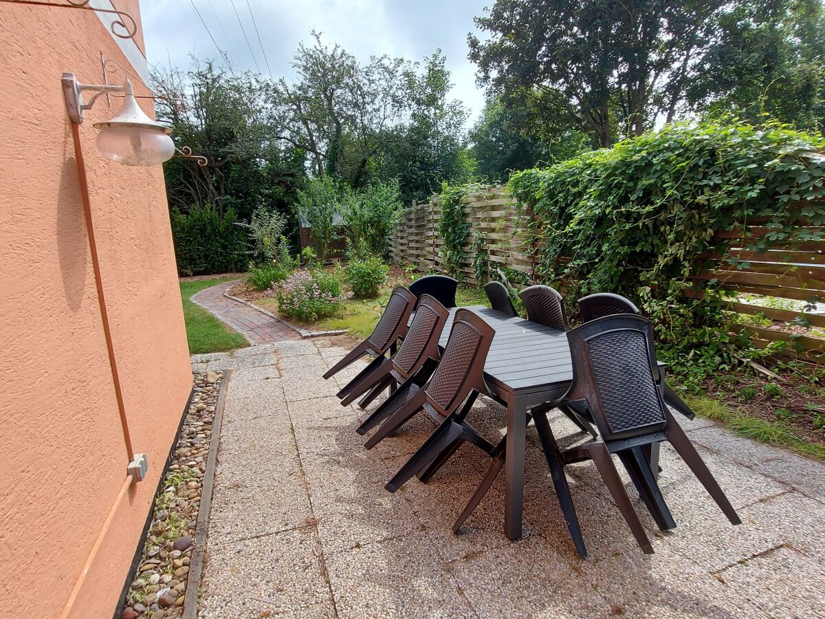 Terrasse mit Garten