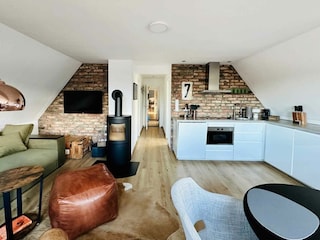 TIDE4 Apartment 8 kombinierter Wohn-/Essbereich + Küche
