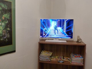 Forest room - opposite side