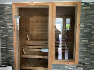 Sauna im Bad integriert