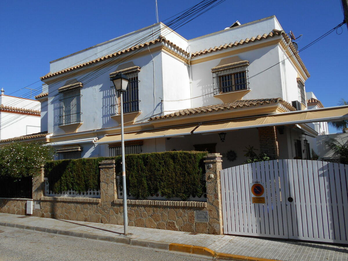 Facade of the house.