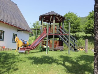 Spielplatz am Haus