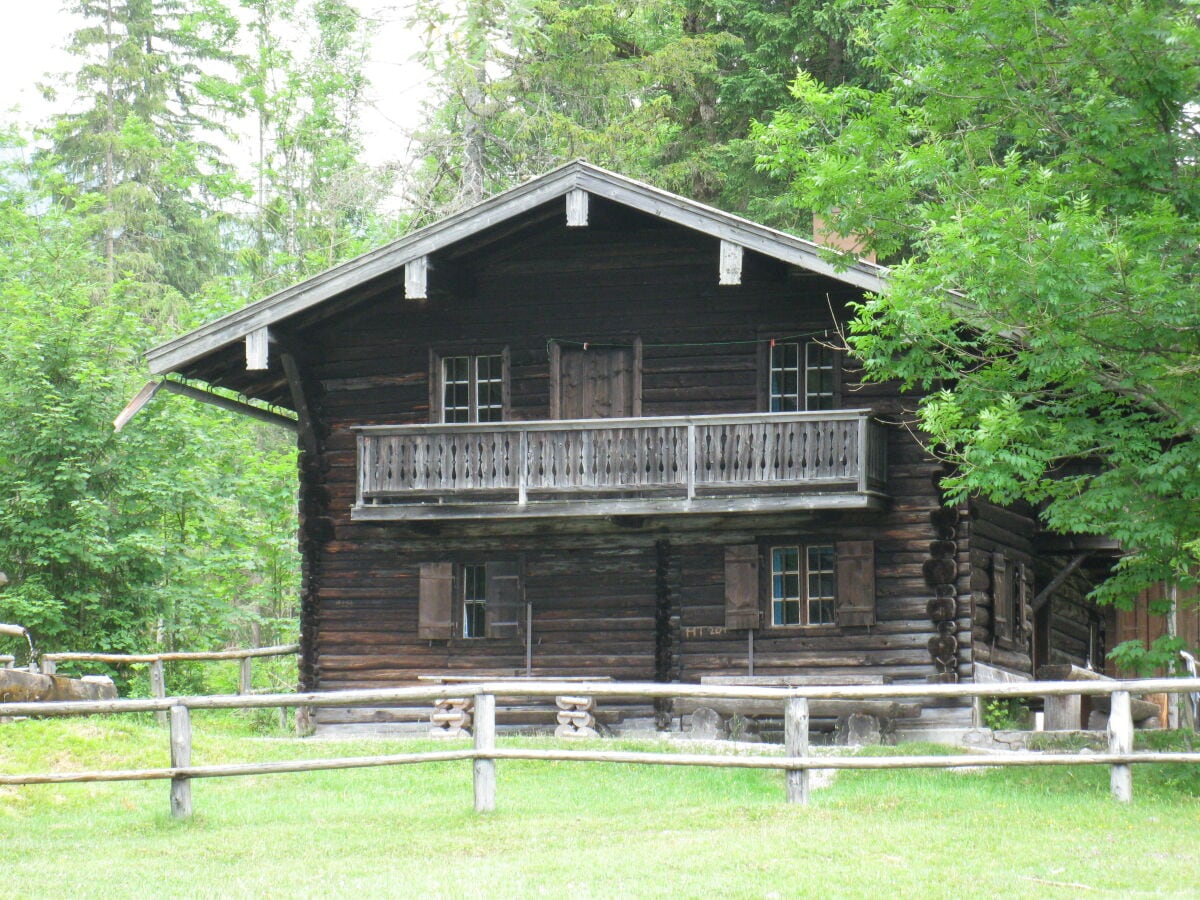 Ferienwohnung Klausenberg/Hausberg Gästehaus am Maibaum