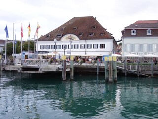 Die Markthalle vom See gesehen