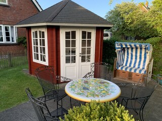 Pavillon mit Strandkorb