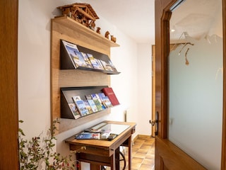 Eingangsbereich mit Info