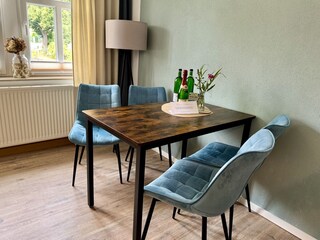 Esstisch im Wohnzimmer