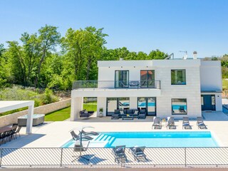 Large Villa mit heated pool and large plot
