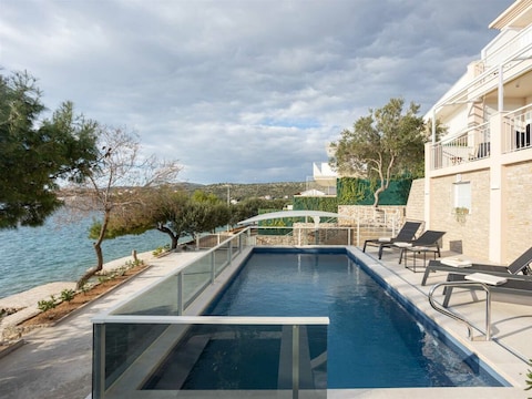 Villa Sea Touch - beachfront villa for eight, amazing views