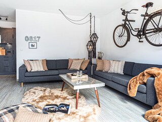 Couch im Wohnzimmer für gemütliche Stunden