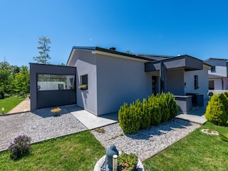 Die Villa Shanti ist modern und schön.