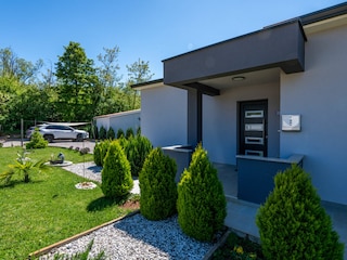 Die Villa Shanti ist modern und schön.