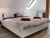 Familienzimmer - Doppelbett (180x200) im Elternbereich