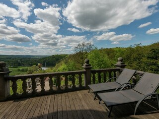 Castle Spa Outdoor Recording 8