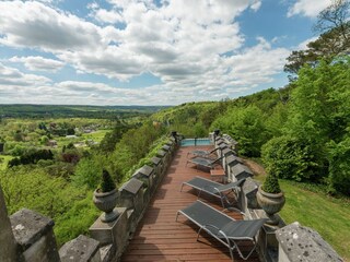 Castle Spa Outdoor Recording 3