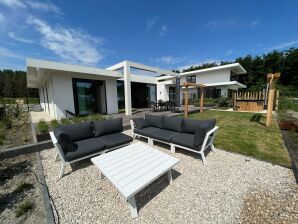 Villa with spacious garden and electric hot tub - Biddinghuizen - image1