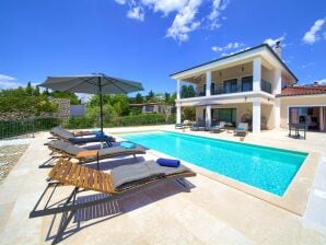 Villa MAGNIFICA met zwembad