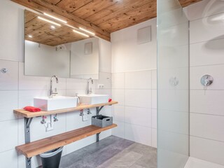 Badezimmer2-2
