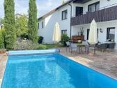 Pool und Terrasse